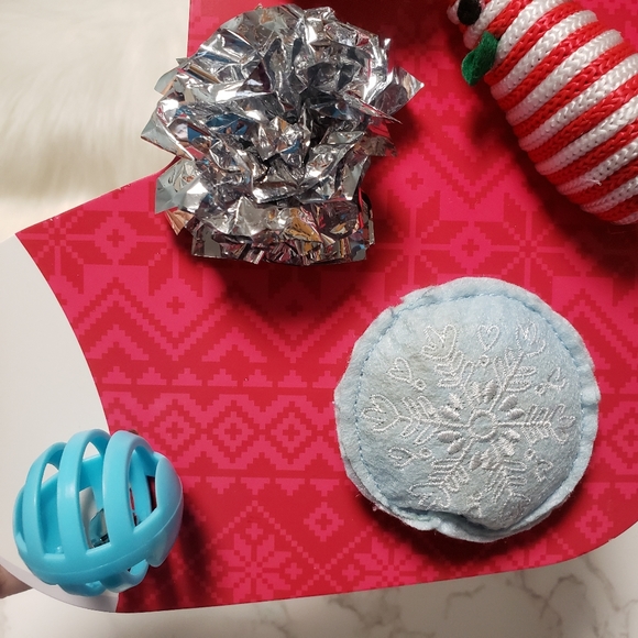 Petstages holiday cat toy multipack. - Picture 6 of 9